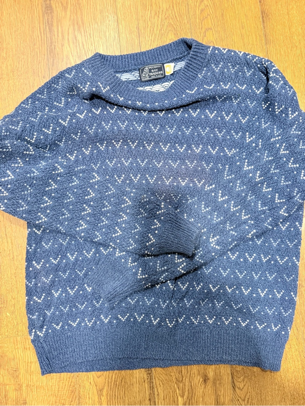 Pendleton Men's Navy and White Patterned Wool Crewneck Sweater